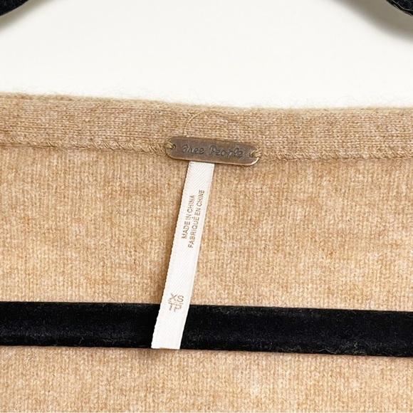 FREE PEOPLE Women’s Camel Harmony 100% Cashmere V-Neck Sweater - XS - Picture 7 of 13